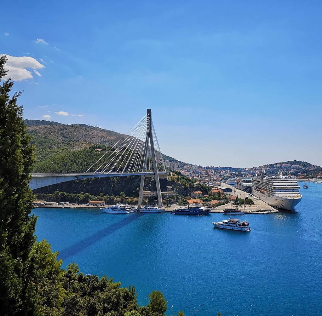 Dubrovnik, Chorwacja???????? #dubrovnik #croatia #adriaticsea #2018 #bridge #thebestplaceintheworld #holidays #trip #triplovers #travelers #lovetravel #trojewpodrozy&hellip;