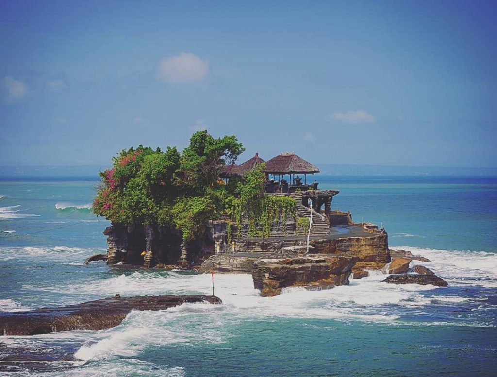 #traveling #travel #travelphotography #travelblogger #travelgram #followforfollowback #followme #iamtb #lovetotravel #traveler #traveltheworld #bali #indonesia #tanahlot…