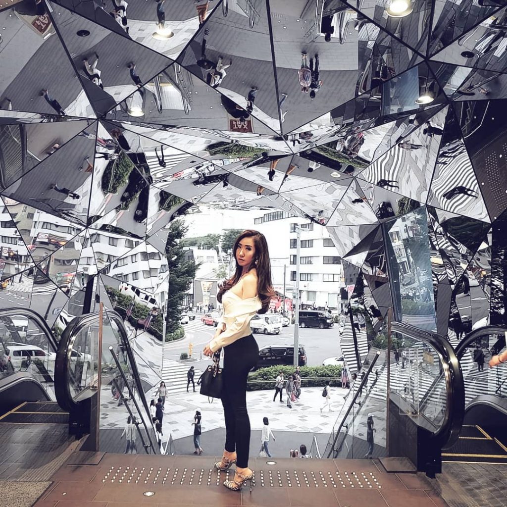 You had me at mono. #goodvibesonly . . . #bw #ootdshare #travelblogger #goodvibes #styleoftheday&hellip;