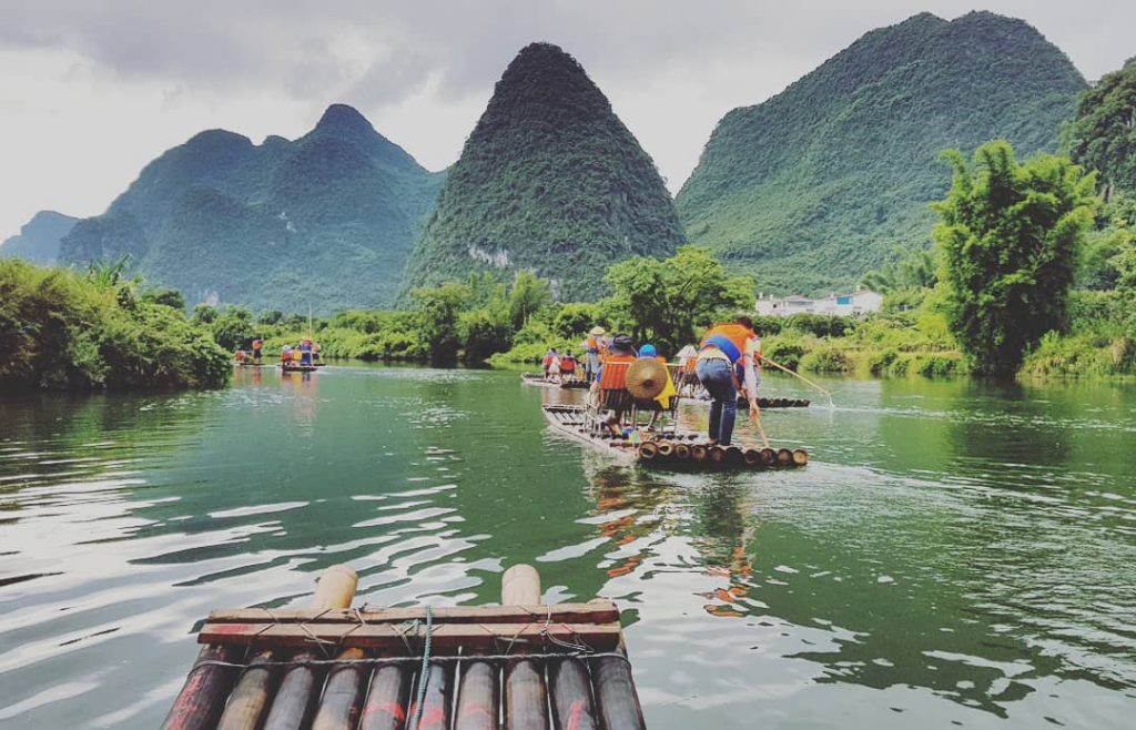 Riverboat fantasies . . . . . #travel #trip #travelphoto #travelpic #travelgram #china #yangshuo&hellip;