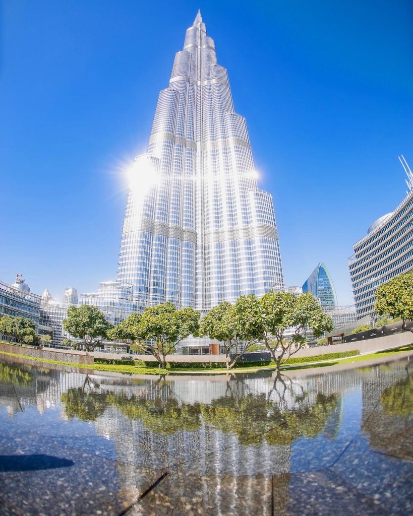 Burj Khalifa El rascacielos más alto del mundo #Asiatrip ️ #vacations #canon #travelphotography #reflectiongram…