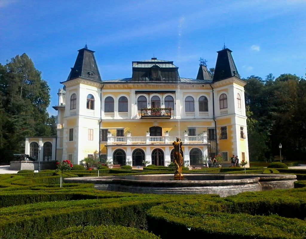 Betliar castle, Slovakia My tag: #worldphotographygalery #bnesimppl