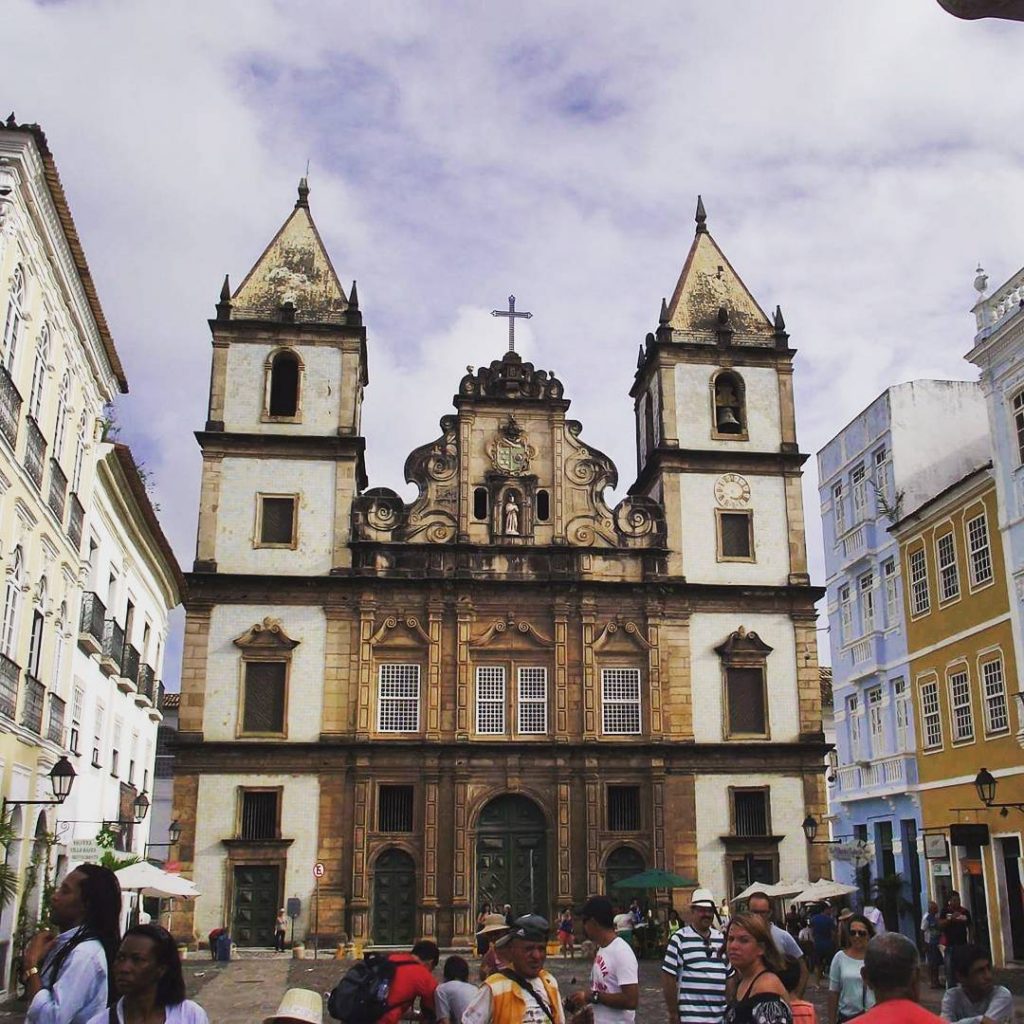 A Igreja e Convento de São Francisco estão localizados no Pelourinho, em Salvador. Construídos…