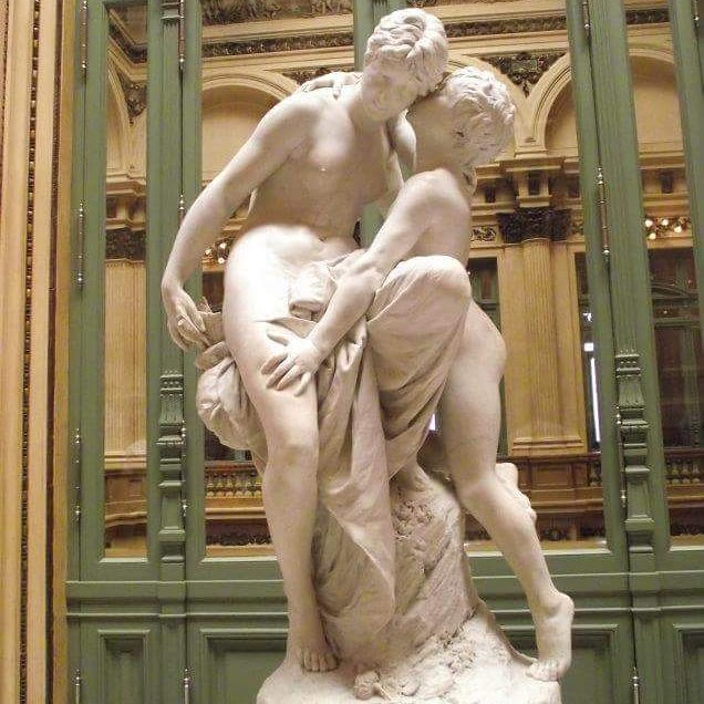 A visita guiada pelo Teatro Colón, em Buenos Aires, é um passeio imperdível para…