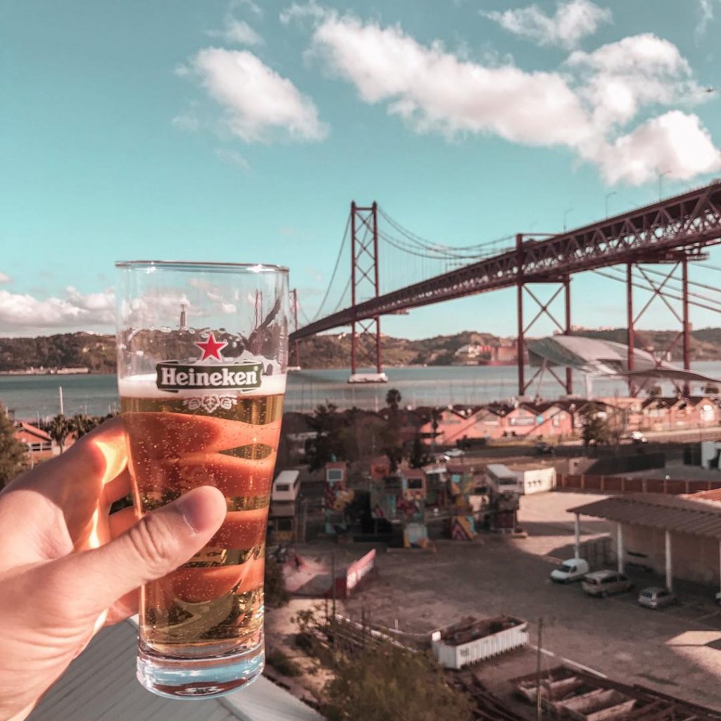 #heineken #bridge #spring #portugal #lisbon #lisboa #beer #pint #like #Vacations #lightroom #adobelightroom #weekend #skybar…