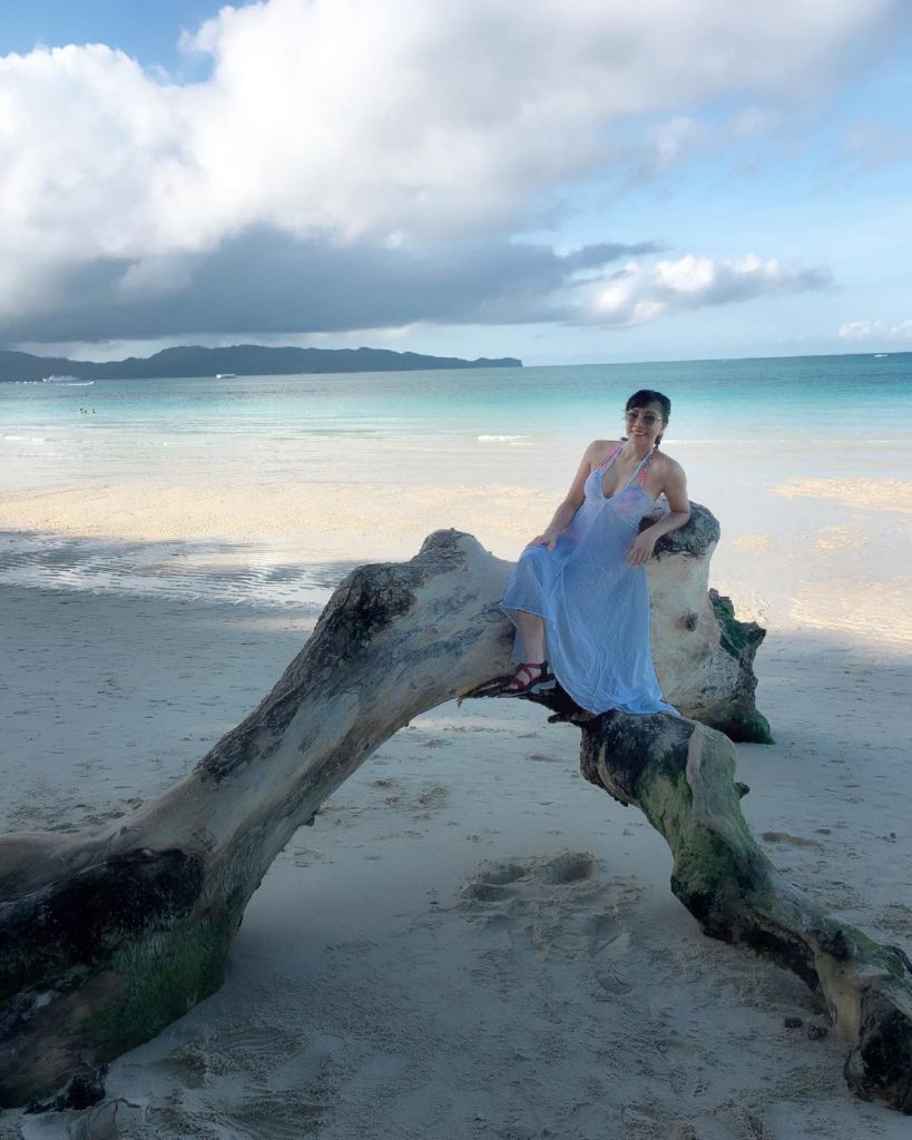 I’ll come back to you when you’re #boracay #restandhealfornow #solotravel #birthdaygirl #lakwatserangpusa #beach #philippinebeaches&hellip;
