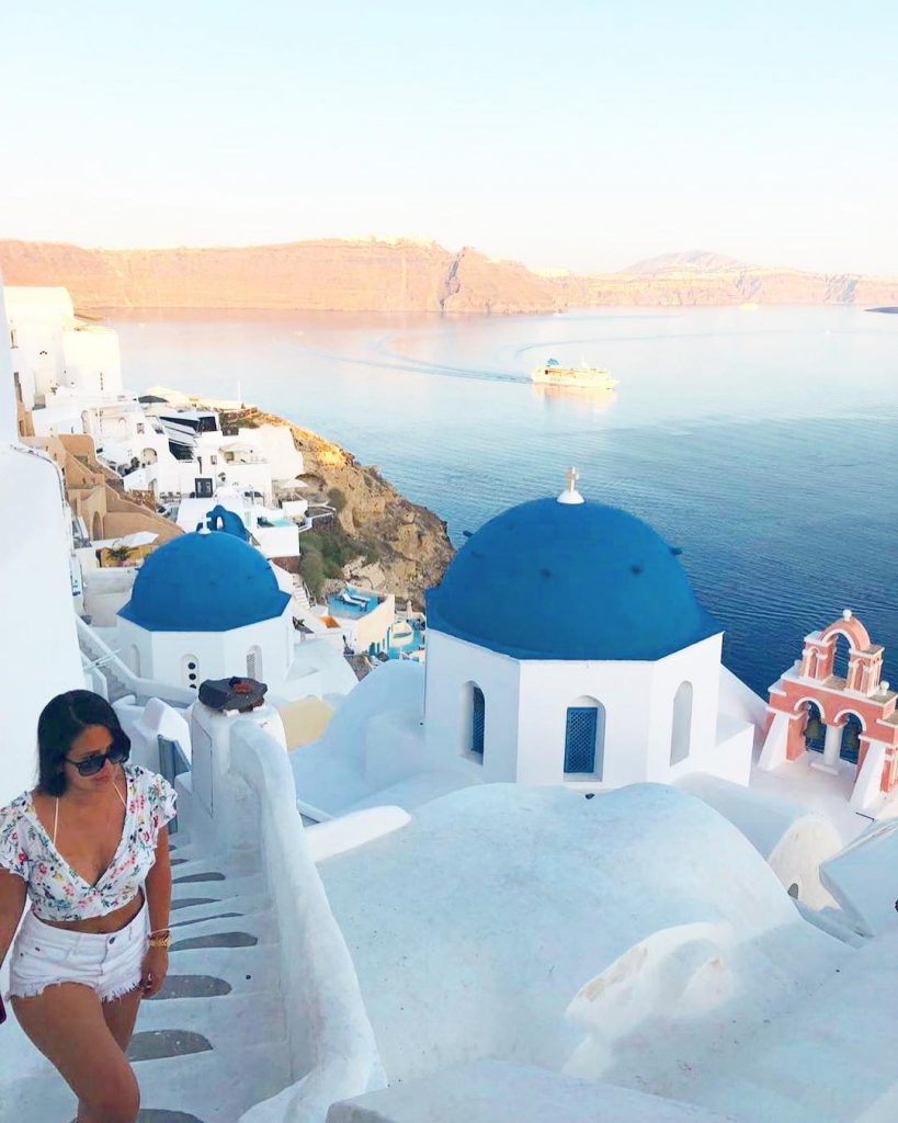 ᴏíᴀ, sᴀɴᴛᴏʀɪɴɪ ???????? • #santorini #greece #oiasantorini #topgreecephoto #eurotrip2018 #femmetraveler #exploregreece #greekislands #travel #travelphotography…