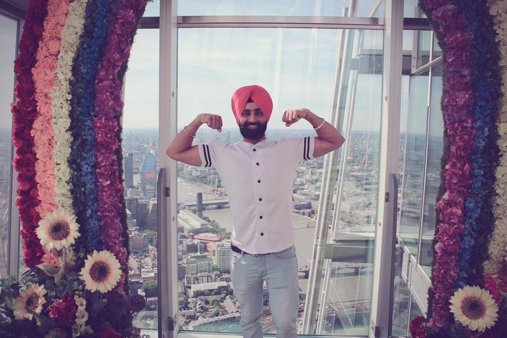 #theshardview #theshardlondon #london2018 #???????? #sundayvibes #fitnesslover #fitnesslife # #sardariswag #sikh #sikhmuscle #sikhfashion #sikhpersonality #singhstreetstyle&hellip;