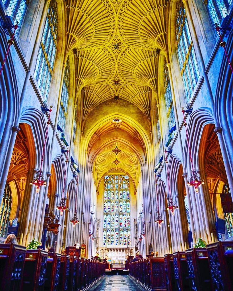 古董 • 升值 這幾天小米正在香港招股，朋友叮囑我一定要記得抽新股，希望抽到之後作為一個長線投資。 古董之所以被認為是一個貴價的收藏，除了因為它們有非常濃厚的歷史價值，亦因為每一件珍品都是世上獨有。所以它們的價值只會隨着時間而上升，是一個可供鑒賞的長線投資。 #香港古董 #小米 #招股 #投資 #升值 #收藏 #偽文青 #禮物 #西洋古董&hellip;