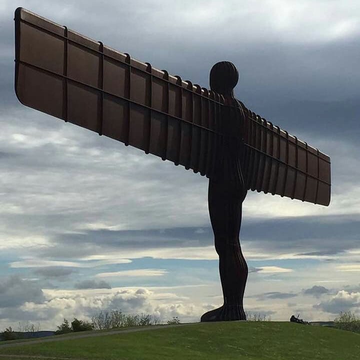 #unitedkingdom #uktrip2017 #antonygormley #contemporarysculpture #photosofbritain #traveltheworld #offthebeatenpath #bnesimppl Angel of the North, a 22&hellip;