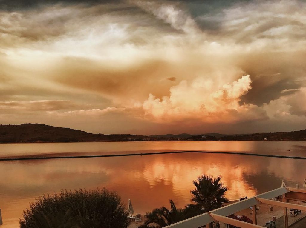 Kim doğadan daha yaratıcı olabilir ki? • • • • • #reflectiongram #jaw_dropping_shots #artofvisuals&hellip;