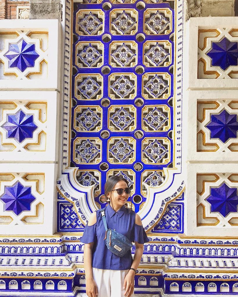 #blue #white . . . Senada & seirama. Terlalu suka sama arsitektur bangunan ini!&hellip;