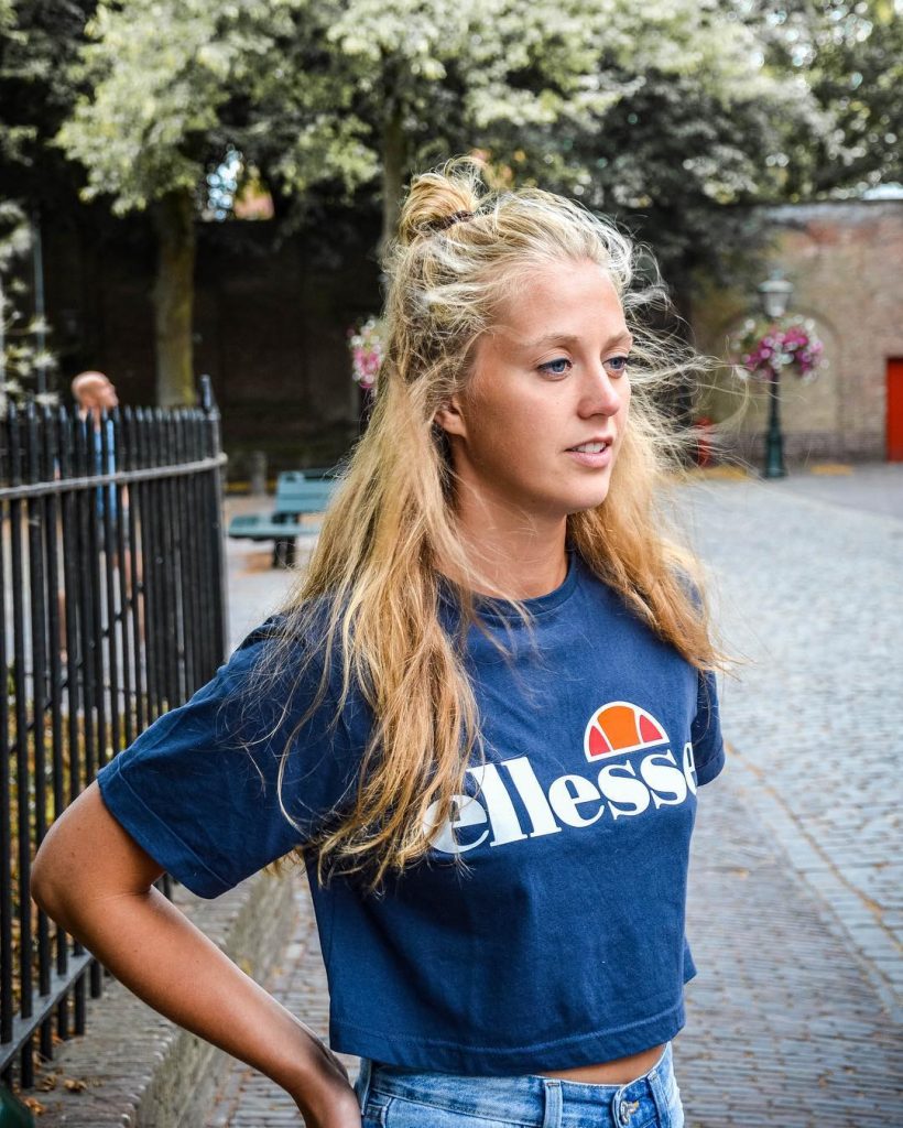 Retro style daydreaming ‍️ _____________________________________ #backpacksandjetlags #dutch #leiden #leidencity #ellesse #folkscenery #living_netherlands #sheisnotlost #dametraveler&hellip;