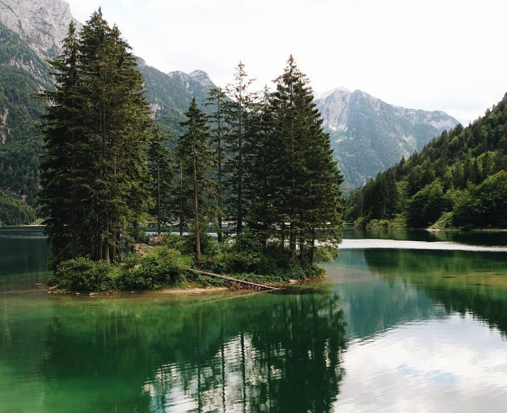 . . . . . #beyourself #liveyourpassion #swiserland #lovetotravel #traveler #magicmoments #mymagicalmoments #beauty&hellip;