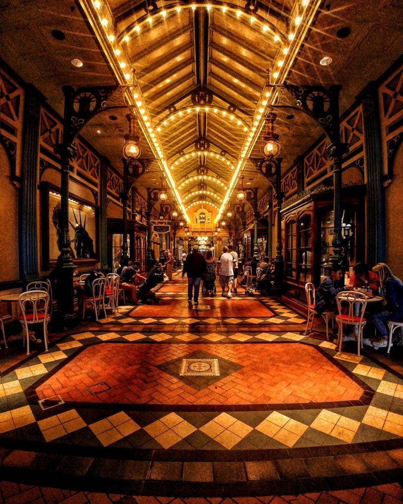 ‘City of Lights’ #lavillelumiere #bnesimppl