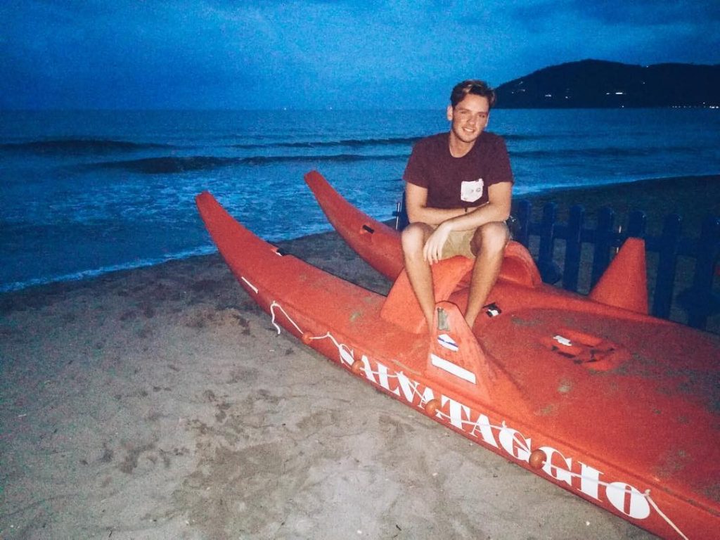 Who needs saving? ‍️ @Serengetee #POTW8 #serengetesummer #instatravel #travelrepost #bnesimppl