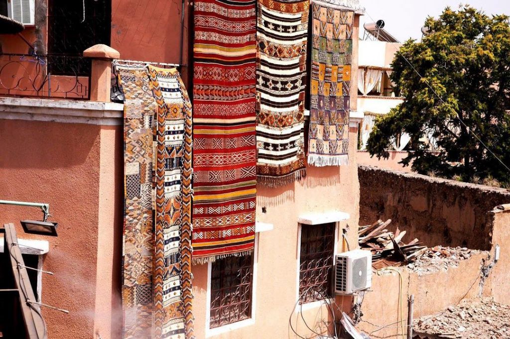 #old #tapis #wood #souks #people #streets #streetphotography #love #travel #trip #vacation #summer #marrakech #marokko…