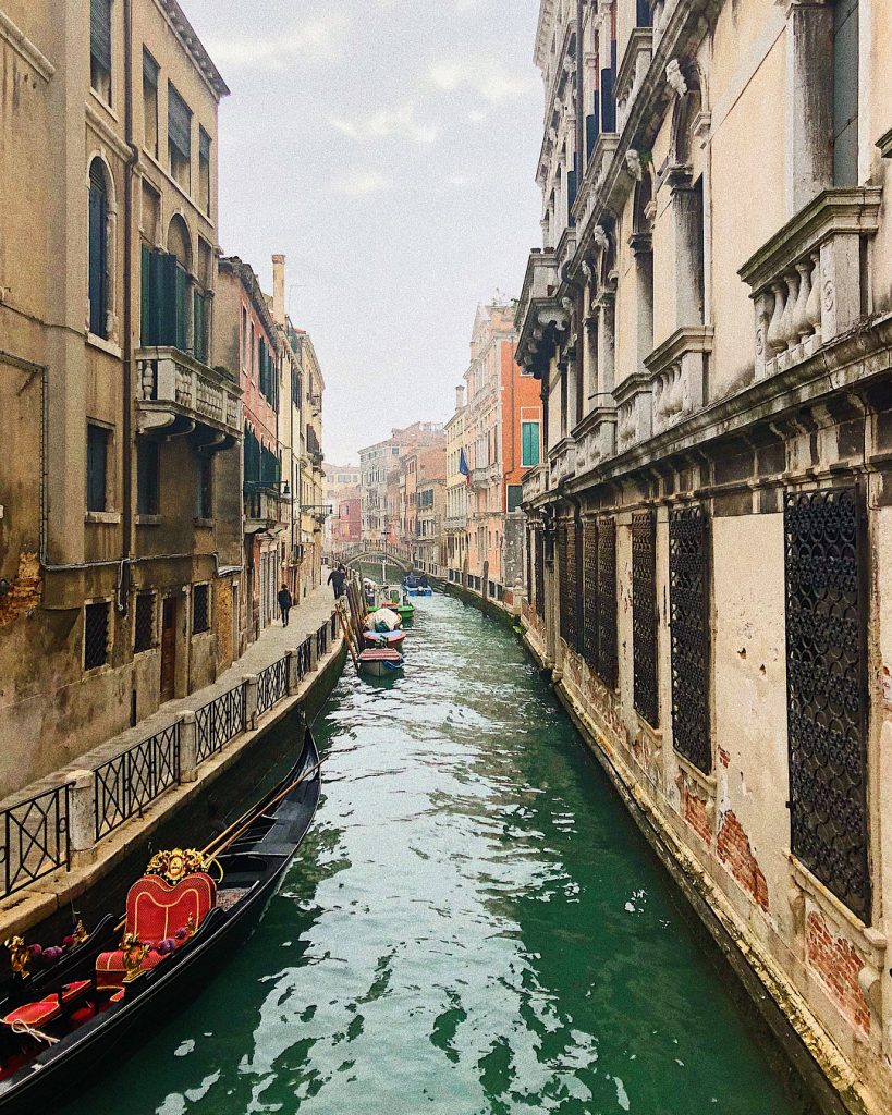 Unfortunately, some pictures of the most hyped travel destinations are hugely overrated. edited, saturated,…