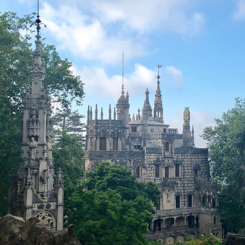 I won’t lie, this place gave me the creeps! #quintaderegaleira #Sintra #Portugal #Lisbon #bnesimppl