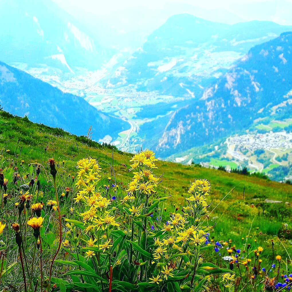 #beautiful #mountain #hikes, feels almost like reaching out touching #heaven @verbier @verbierfestival @beautifuldestinations @beautiful_trip_pictures&hellip;
