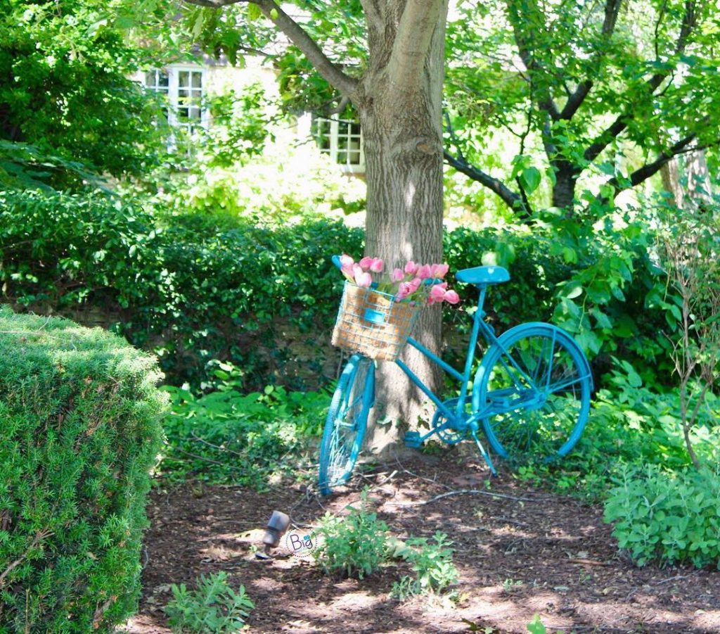 “Beauty surrounds us, but usually we need to be walking in a garden to&hellip;