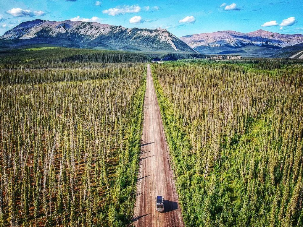We’re finally on the Dempster Highway! . Canada’s road to the top of the&hellip;