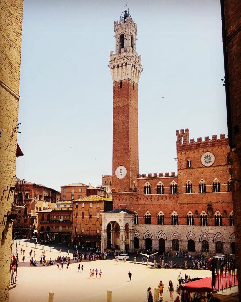 I’ve been to Siena few times, but I’m still impresed by it’s ‘piazza’. ️…