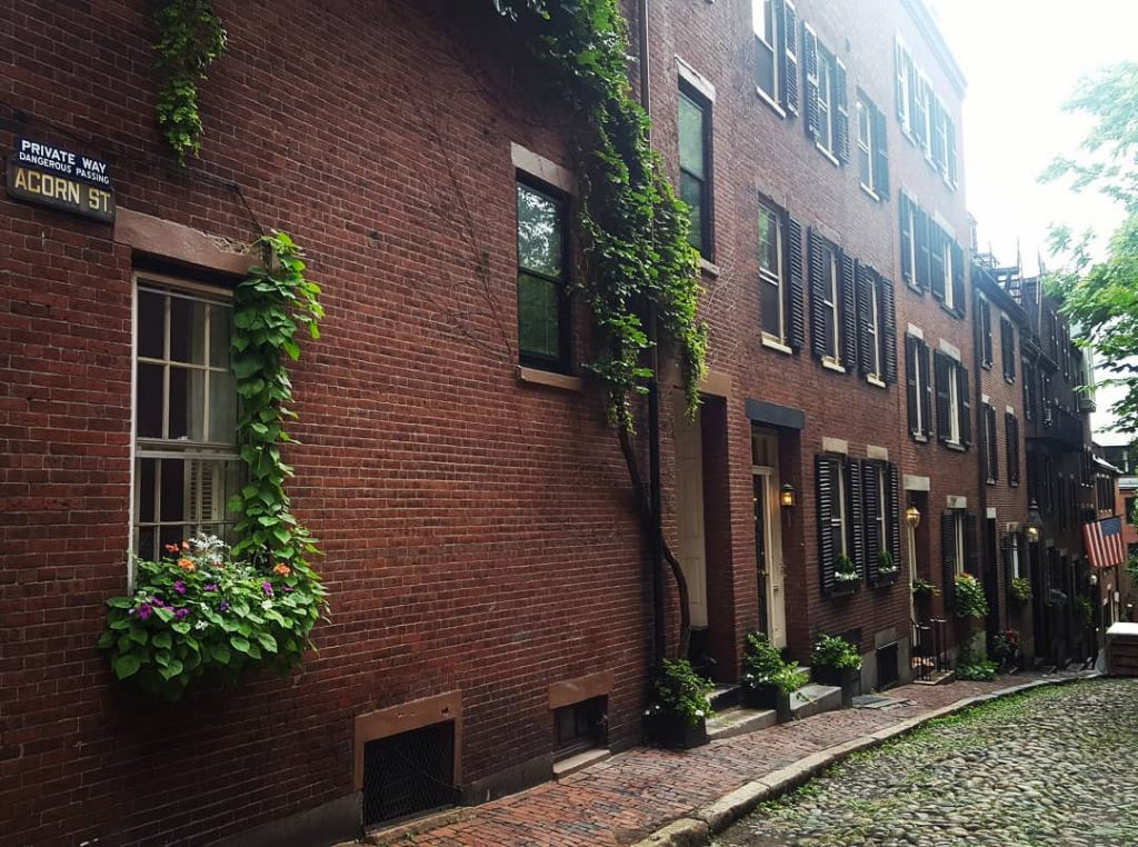 What a beautiful place . . . #enjoy #place #street #streetview #streetphotography #streetphotographer #urbanphotography&hellip;