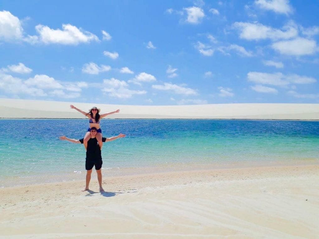 Parece um cenário de outro planeta, mas é “bem aí” hahahaha, os Lençóis Maranhenses…
