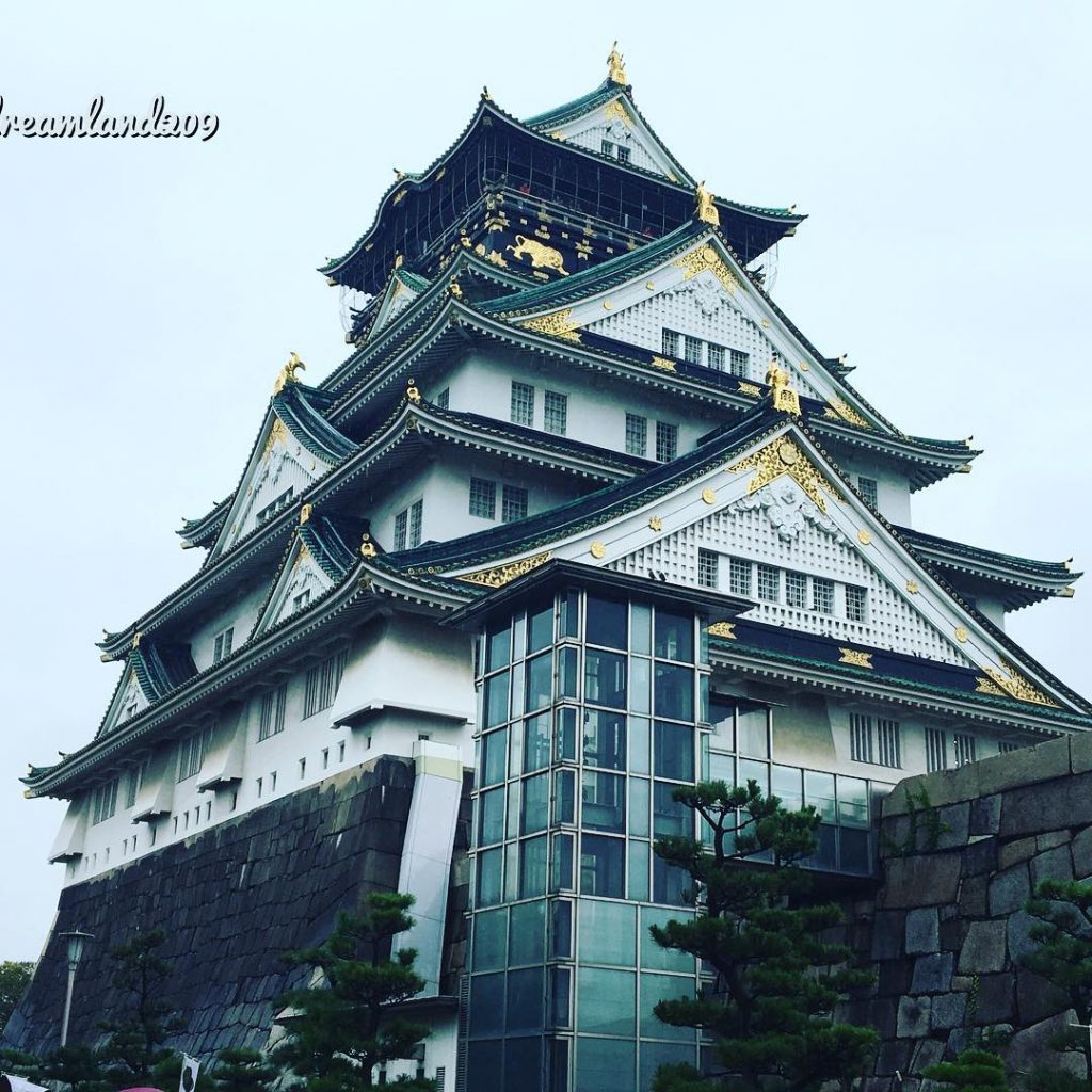 Osaka castle, Japan ????????… #365_happysnaps #jiphotochallenge #explorejpn #japan #asiawanderlust #travelblogger #traveler #asiatravel #repost #iamtb&hellip;