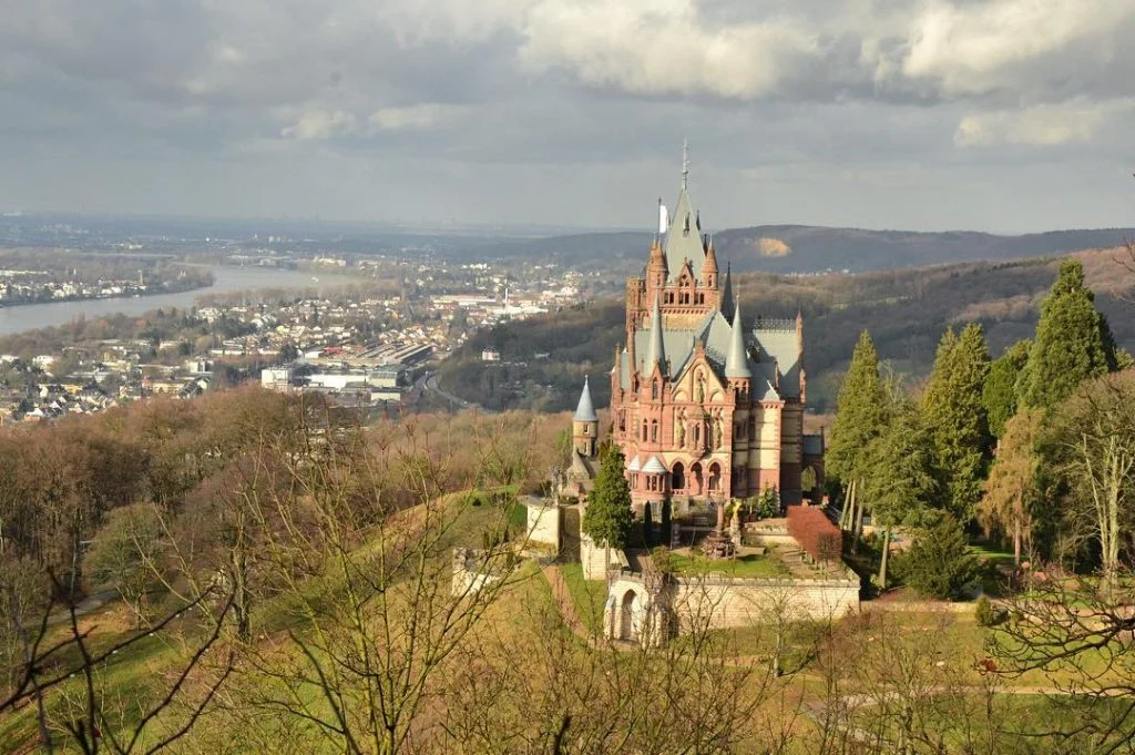 Easy and lovely day trip from Bonn to Königswinter and up to this castle&hellip;