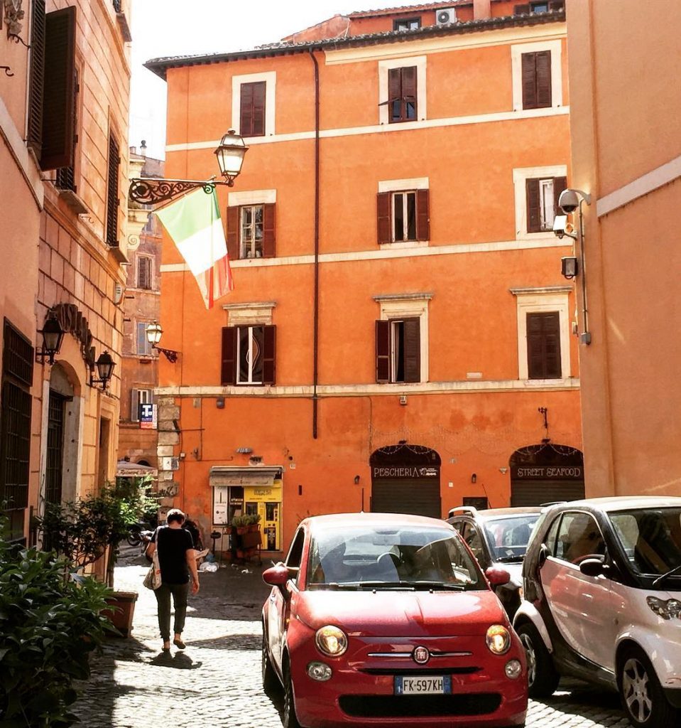 Classic photo in Roma- Italia ???????? – – – #red #orange #italia #italy #roma&hellip;