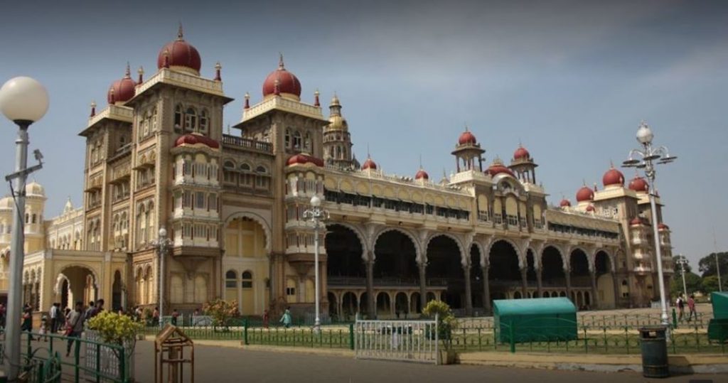 The Mysore Palace is a historical palace and a royal residence #incrediblekarnataka #mysore #landscapstyles…