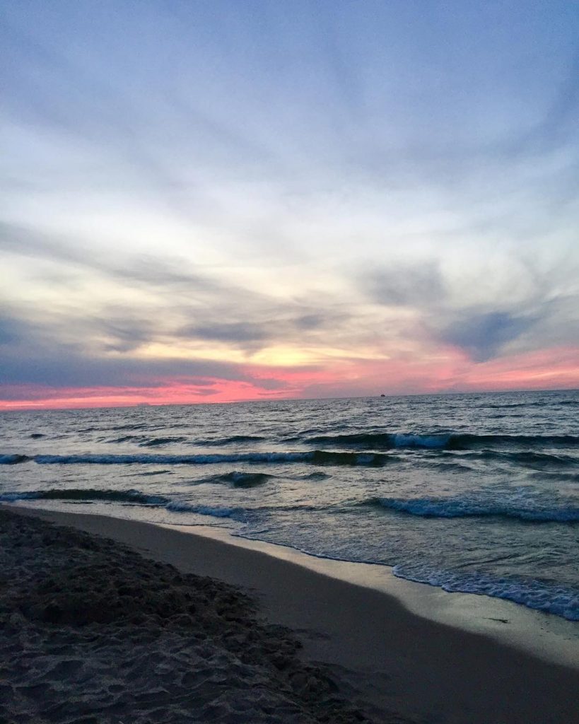 #summer2018 #sea #morze #nature #naturephotography #dziwnów #rest #amazing #pięknie #закат #travel #travelbloger #bnesimppl