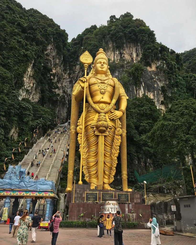 As cavernas foram descobertas em 1878 e em 1891 foi fundado um templo dedicado&hellip;