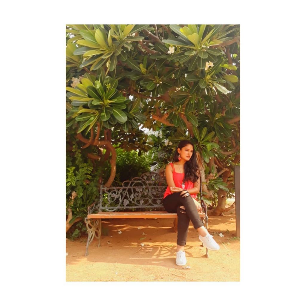 Lost in my own world and you aint finding me anymore. #kajal_gunga #Hyderabad #hyderabaddiaries&hellip;