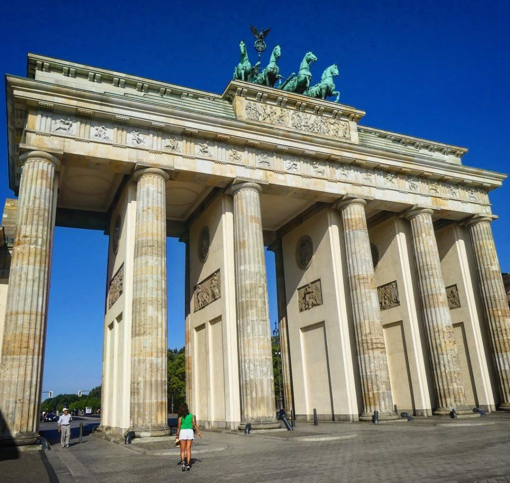 How I am so small comparing to Brandebourg Tor ( door) in Berlin. .&hellip;