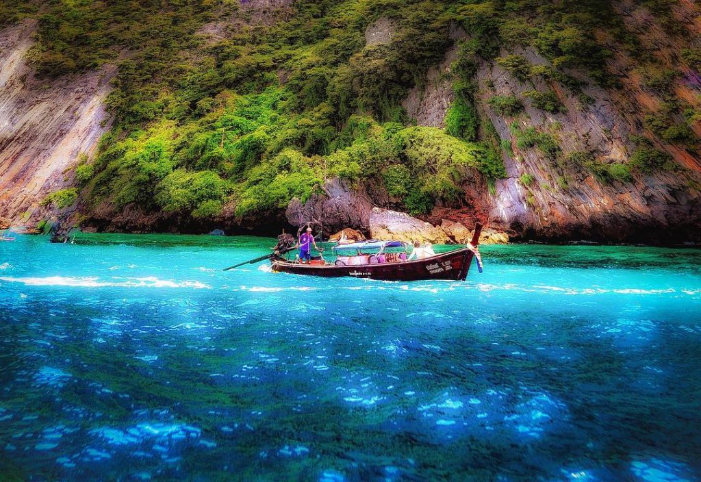 ||The traditional boat of Thailand|| This photograph is a throwback from my last trip&hellip;
