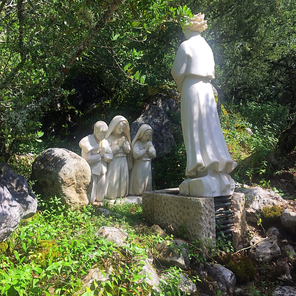 ???????? Os Valinhos correspondem aos terrenos que os três pastorinhos de Fátima percorriam desde&hellip;
