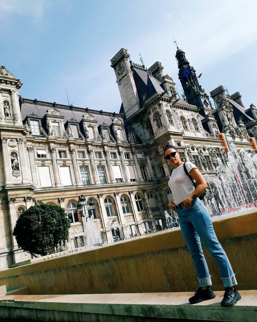 Back for a day! . . . . #bnesimppl #steetlife #girlaroundworld #paris #travelinladies #thegypsymovement&hellip;