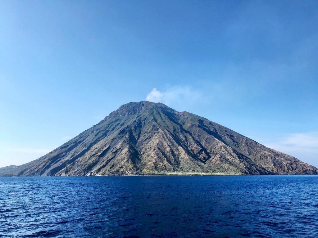 @ volcano anyone? • • Only can’t get over how fab our expedition to&hellip;