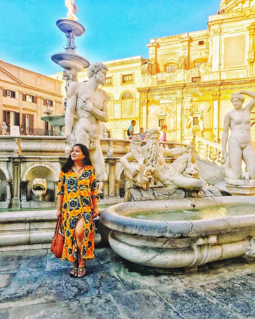 He looked left. I looked right. The story of all my love affairs. ????&hellip;