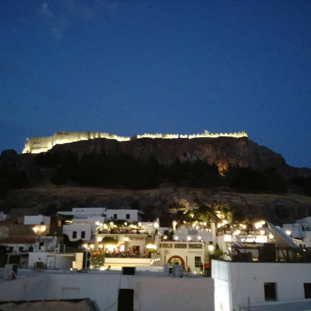 Lindos by night #lindos #lindosakropolis #greeks #greecelover #greece #greekisland #lindoscastle #greeklandscape #greeklife #greekvibes #instapartage&hellip;