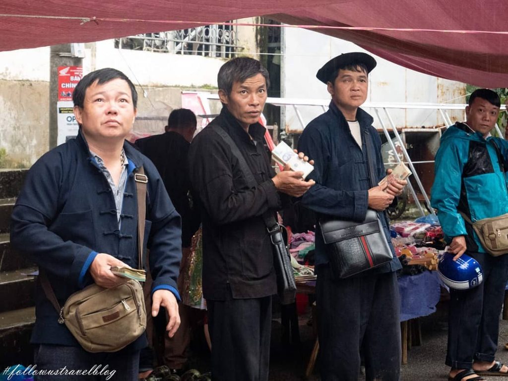 ???????? Money changers. You can exchange money with this gentlemen on every Sunday, Meo…