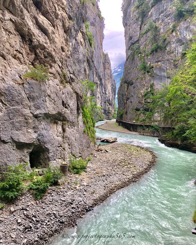 Day 283: Dreaming and wandering along meandering rivers #projectography365 #mobilephotography #offbeattravel #offbeatswitzerland #instadaily #instatravel&hellip;