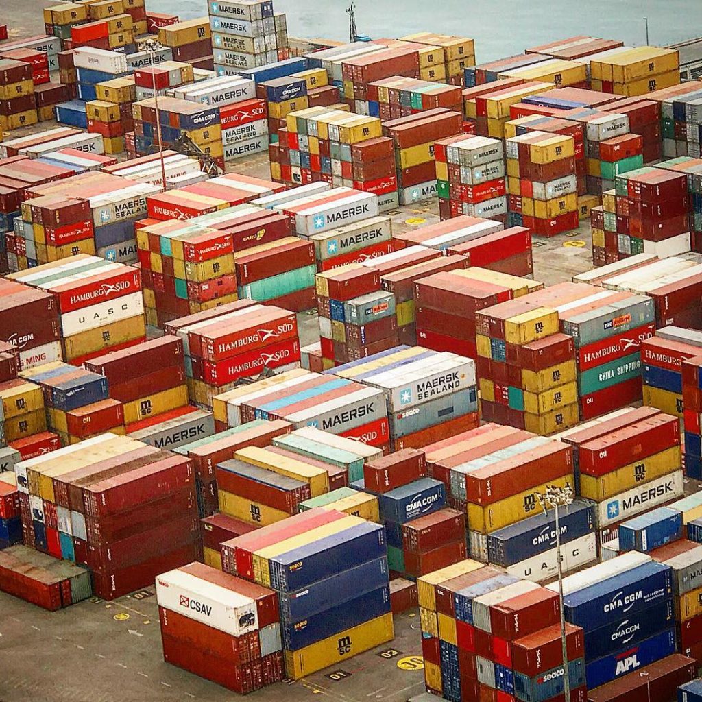 Port of Arica – Chile ???????? #containers #merchantships #aricachile #shippingcontainer #shippingworldwide #lovechile #followｍe #picoftheday&hellip;