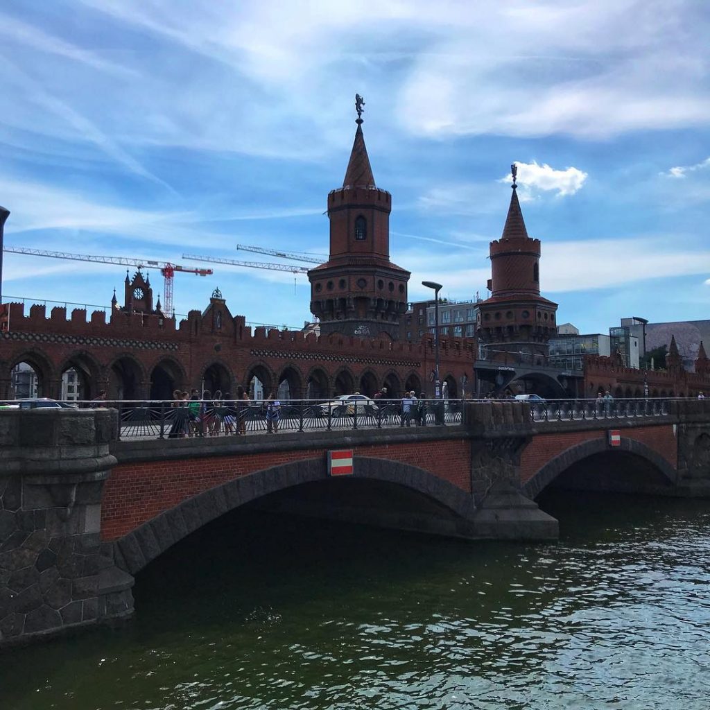 Za tímto mostem začala má, teď už oblíbená ctvrť. Kdysi za Zdí to bylo&hellip;