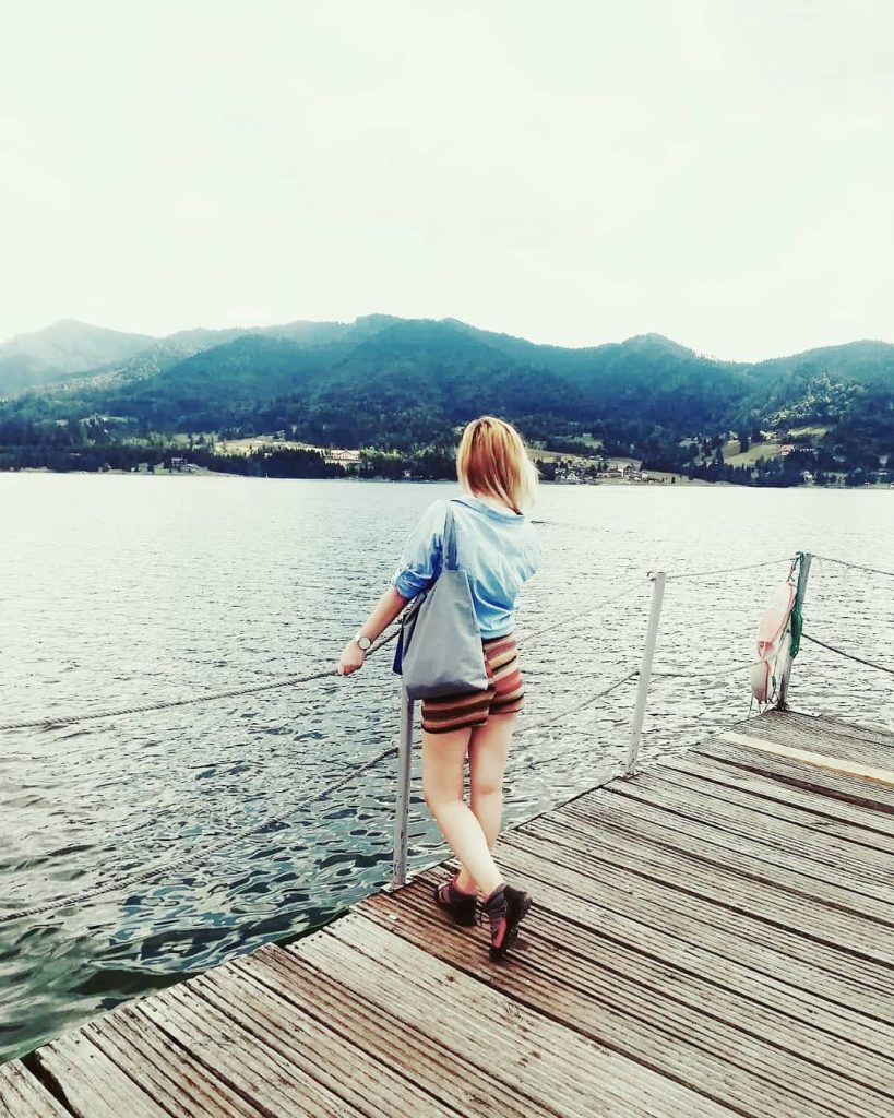 Be happy in the moment, that’s enough . . . #mountains #travelling #travelblogger #travelholic&hellip;