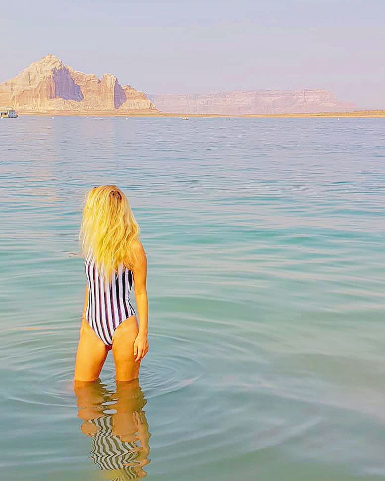 ???????? Lake Powell ????????Summer vibes #blue #lakepowell #thisisusa #pagearizona #bnesimppl #arizona #americandream #summervibes #commedanslesfilms&hellip;