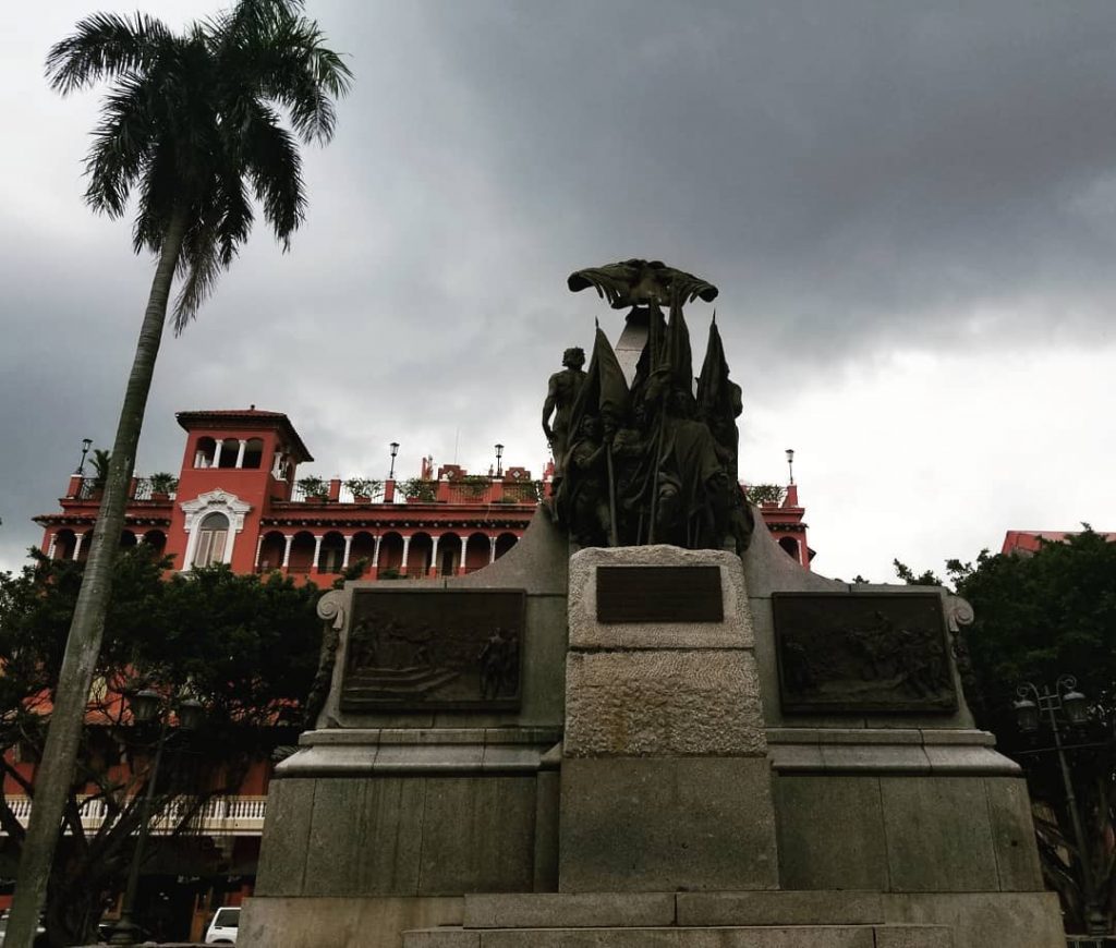 Plaza Bolivar, Panamá ???????? . . . . . . . . . .&hellip;